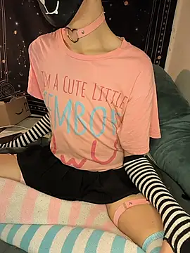 Snapshot of Femboitea-official chatting on December 2025 06:52:02 AM Femboitea-official online show from December 2025 06:52:02 AM