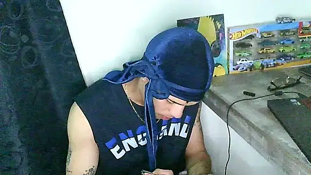 Glen connor 11 online show from December 2025 12:00:02 AM