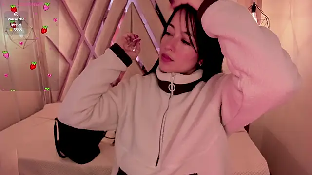 Snapshot of Lovely-martina chatting on February 2026 12:27:02 PM Lovely-martina online show from February 2026 12:27:02 PM