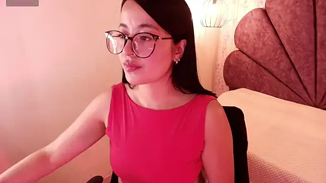 Snapshot of Lovely-martina chatting on December 2025 07:06:01 PM Lovely-martina online show from December 2025 07:06:01 PM