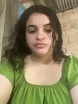 Snapshot of Maduzinha_ofc chatting on December 2025 01:39:02 PM Maduzinha ofc online show from December 2025 01:39:02 PM