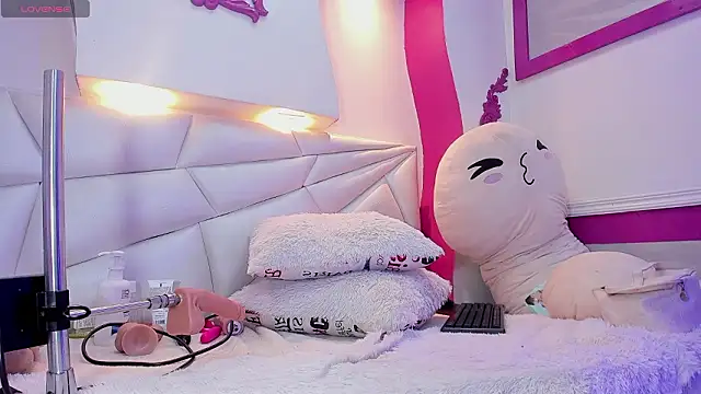 Snapshot of isa_fox_23 chatting on February 2026 07:11:02 PM isa fox 23 online show from February 2026 07:11:02 PM