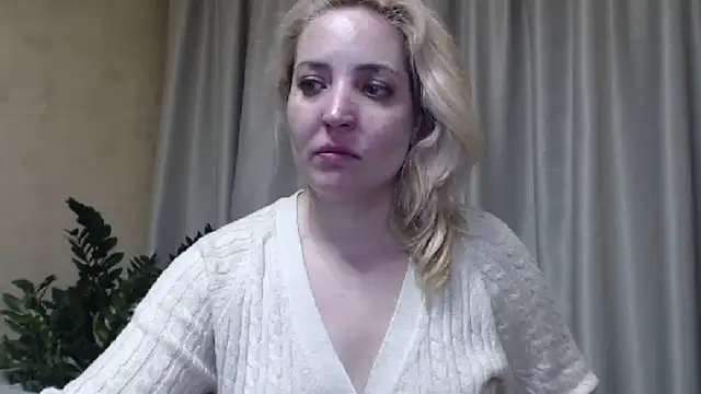 Snapshot of sweetpussy13 chatting on March 2025 05:04:01 PM sweetpussy13 online show from March 2025 05:04:01 PM