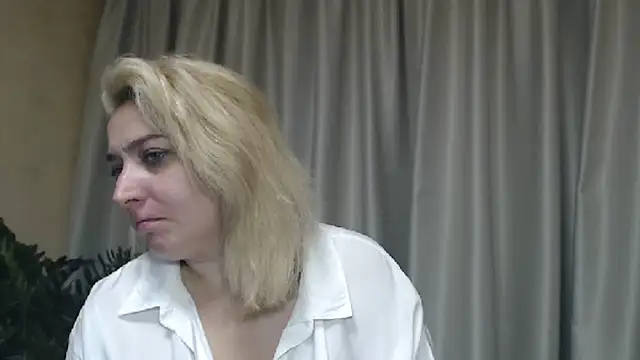 Snapshot of sweetpussy13 chatting on September 2025 05:31:01 AM sweetpussy13 online show from September 2025 05:31:01 AM