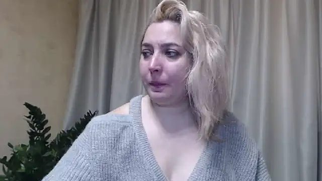 Snapshot of sweetpussy13 chatting on February 2025 06:50:02 AM sweetpussy13 online show from February 2025 06:50:02 AM
