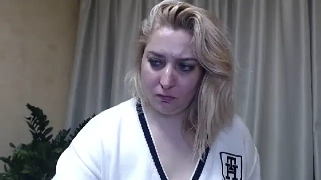 Snapshot of sweetpussy13 chatting on March 2025 09:35:02 AM sweetpussy13 online show from March 2025 09:35:02 AM