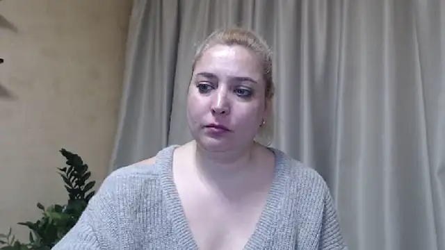 Snapshot of sweetpussy13 chatting on March 2025 09:56:01 AM sweetpussy13 online show from March 2025 09:56:01 AM