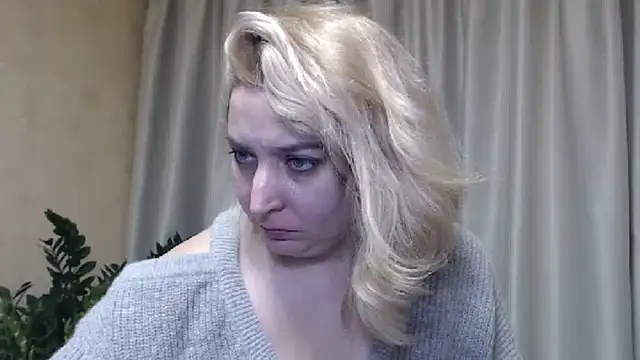 Snapshot of sweetpussy13 chatting on March 2025 10:17:02 AM sweetpussy13 online show from March 2025 10:17:02 AM