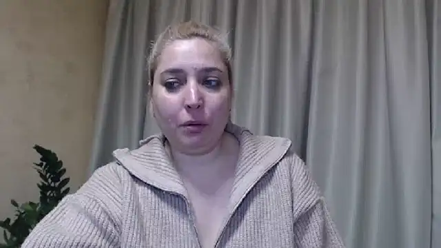 Snapshot of sweetpussy13 chatting on February 2025 10:01:02 AM sweetpussy13 online show from February 2025 10:01:02 AM
