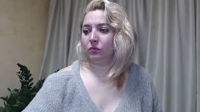 Snapshot of sweetpussy13 chatting on February 2025 06:36:02 AM sweetpussy13 online show from February 2025 06:36:02 AM