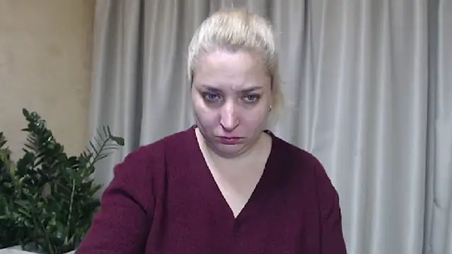 Snapshot of sweetpussy13 chatting on October 2025 05:22:01 AM sweetpussy13 online show from October 2025 05:22:01 AM
