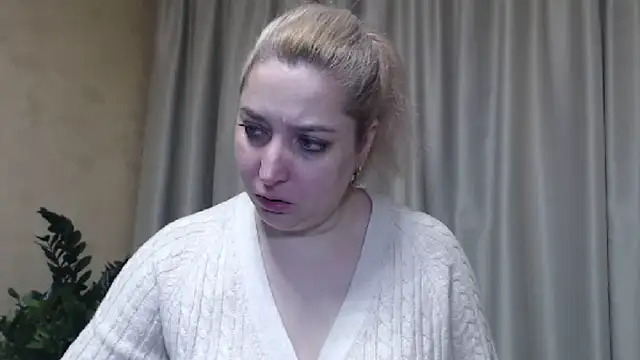 Snapshot of sweetpussy13 chatting on March 2025 07:21:02 AM sweetpussy13 online show from March 2025 07:21:02 AM