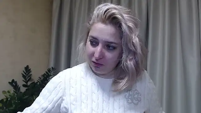 Snapshot of sweetpussy13 chatting on February 2025 06:43:02 AM sweetpussy13 online show from February 2025 06:43:02 AM