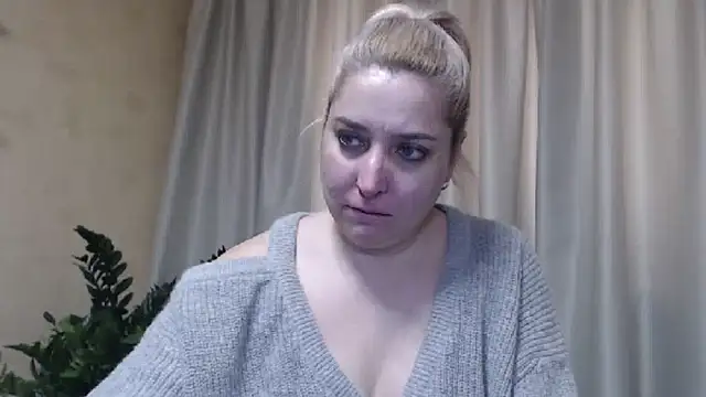 Snapshot of sweetpussy13 chatting on February 2025 07:26:02 AM sweetpussy13 online show from February 2025 07:26:02 AM