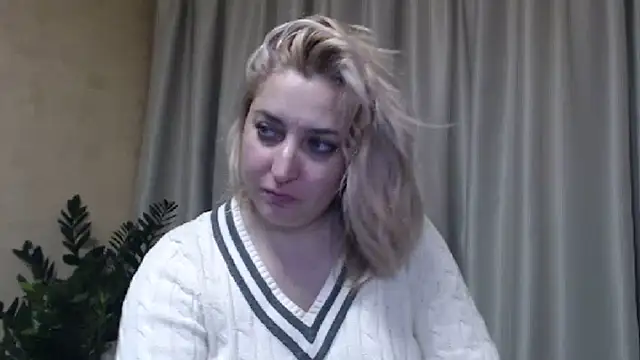 Snapshot of sweetpussy13 chatting on February 2025 10:06:01 AM sweetpussy13 online show from February 2025 10:06:01 AM