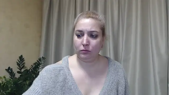 Snapshot of sweetpussy13 chatting on February 2025 10:07:02 AM sweetpussy13 online show from February 2025 10:07:02 AM