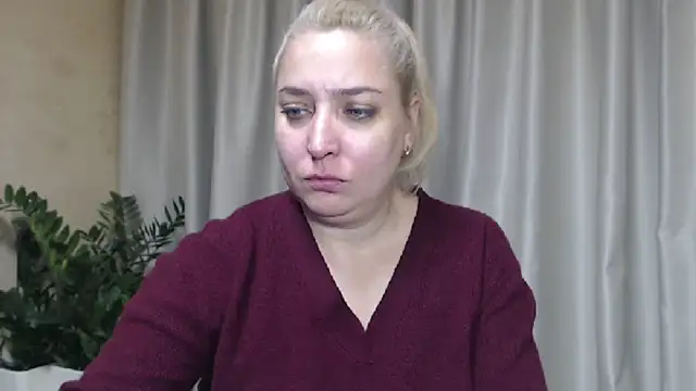 Snapshot of sweetpussy13 chatting on September 2025 05:57:01 AM sweetpussy13 online show from September 2025 05:57:01 AM