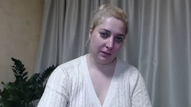Snapshot of sweetpussy13 chatting on March 2025 10:15:02 AM sweetpussy13 online show from March 2025 10:15:02 AM