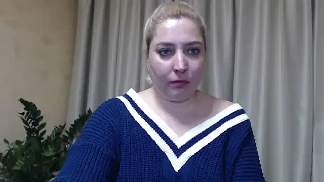 Snapshot of sweetpussy13 chatting on March 2025 10:24:02 AM sweetpussy13 online show from March 2025 10:24:02 AM