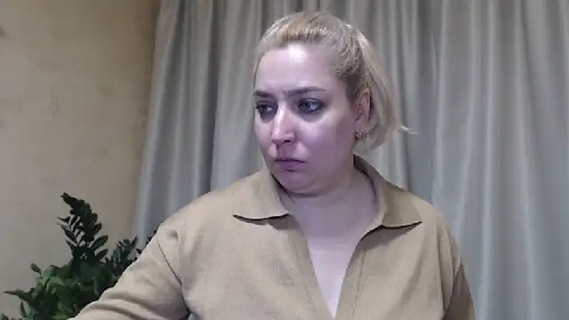 Snapshot of sweetpussy13 chatting on March 2025 06:36:01 AM sweetpussy13 online show from March 2025 06:36:01 AM