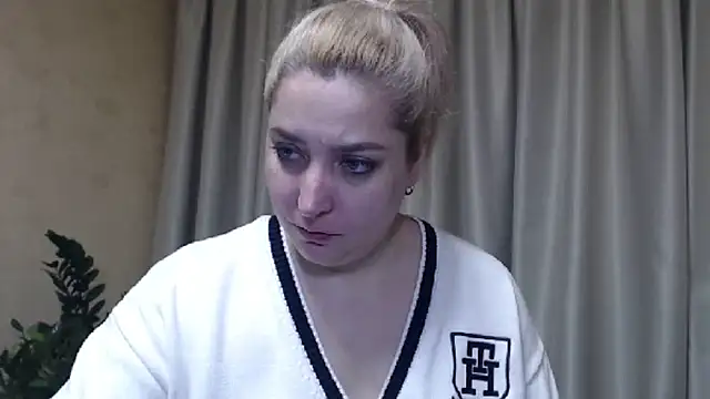 Snapshot of sweetpussy13 chatting on March 2025 07:19:01 AM sweetpussy13 online show from March 2025 07:19:01 AM
