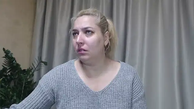 Snapshot of sweetpussy13 chatting on October 2025 02:36:02 AM sweetpussy13 online show from October 2025 02:36:02 AM