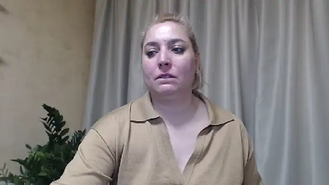 Snapshot of sweetpussy13 chatting on March 2025 09:41:01 AM sweetpussy13 online show from March 2025 09:41:01 AM