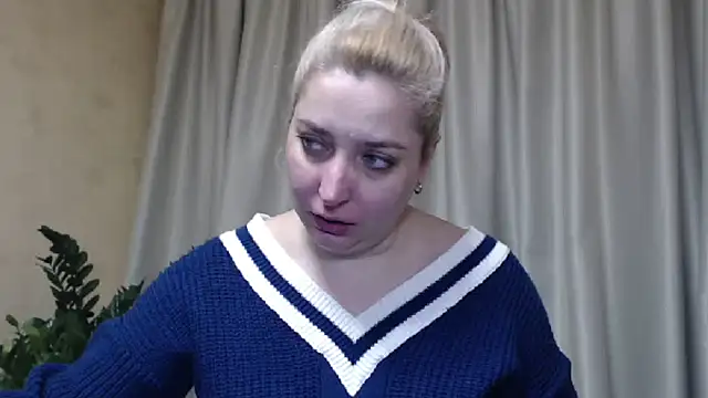 Snapshot of sweetpussy13 chatting on March 2025 06:35:02 AM sweetpussy13 online show from March 2025 06:35:02 AM