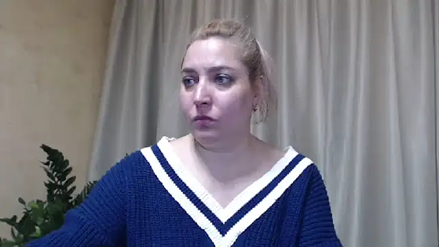 Snapshot of sweetpussy13 chatting on February 2025 09:56:01 AM sweetpussy13 online show from February 2025 09:56:01 AM
