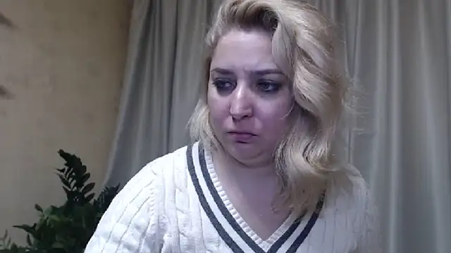 Snapshot of sweetpussy13 chatting on March 2025 09:49:01 AM sweetpussy13 online show from March 2025 09:49:01 AM