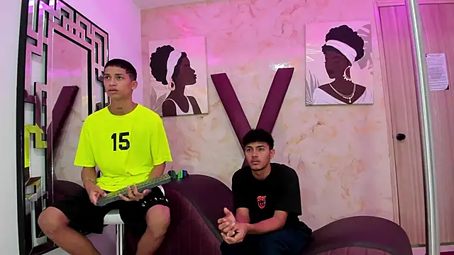 Snapshot of DIAMOND_BLACKS chatting on December 2025 07:25:02 AM DIAMOND BLACKS online show from December 2025 07:25:02 AM