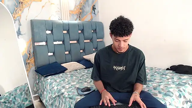 DIAMOND BLACKS online show from April 2026 07:21:01 AM