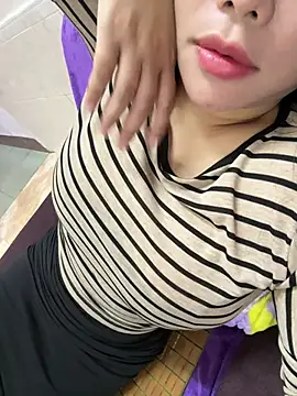 Snapshot of lavi-cute chatting on May 2026 07:30:02 PM lavi-cute online show from May 2026 07:30:02 PM