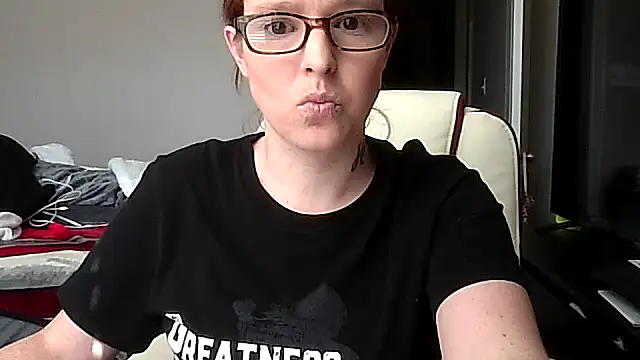 Snapshot of redremmi chatting on February 2026 06:41:01 PM redremmi online show from February 2026 06:41:01 PM