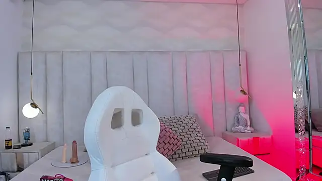 im ariana  online show from February 2026 04:25:02 AM