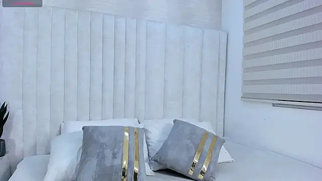 im ariana  online show from January 2026 04:19:01 AM