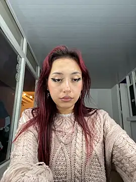 Snapshot of HoneyRed3 chatting on December 2025 04:28:02 AM HoneyRed3 online show from December 2025 04:28:02 AM