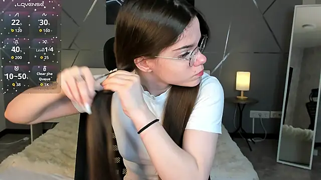 miss  evelyne online show from February 2026 01:14:02 AM