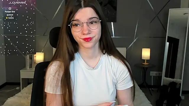 miss  evelyne online show from February 2026 01:14:02 AM