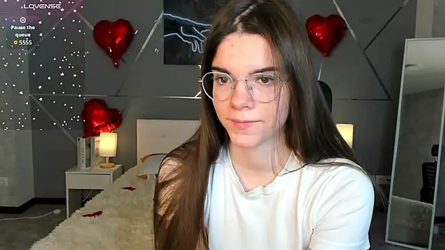 miss  evelyne online show from February 2026 01:06:02 AM