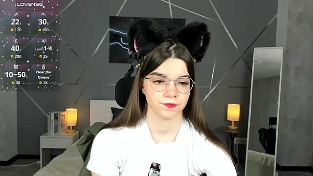 miss  evelyne online show from January 2026 01:11:01 AM