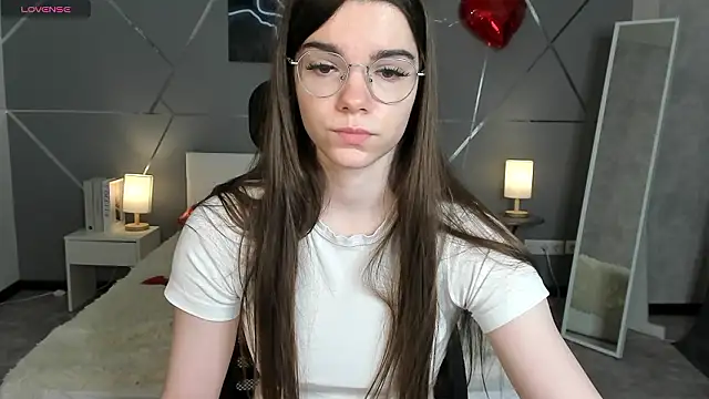 miss  evelyne online show from February 2026 01:17:02 AM