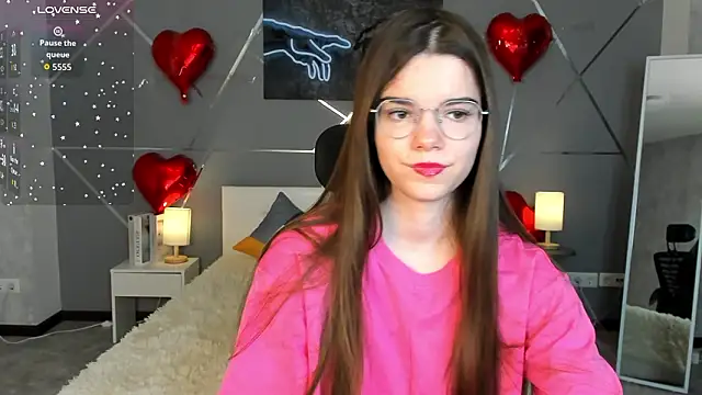 miss  evelyne online show from February 2026 01:05:02 AM