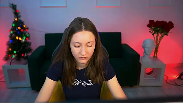 Snapshot of LuluPatterson chatting on December 2025 01:39:02 PM LuluPatterson online show from December 2025 01:39:02 PM