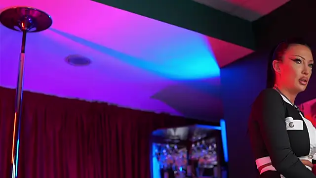 AstridVex online show from April 2026 08:37:02 PM