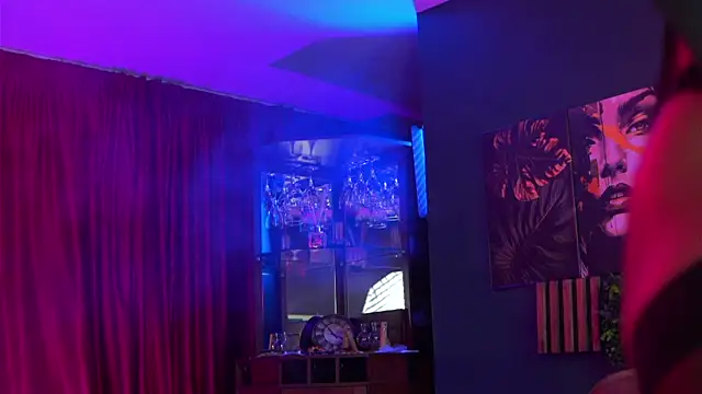 AstridVex online show from April 2026 08:26:02 PM