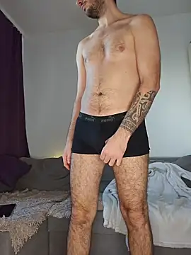 Lovebackground online show from January 2026 12:44:02 PM