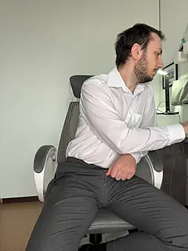 Lovebackground online show from March 2026 08:44:02 AM