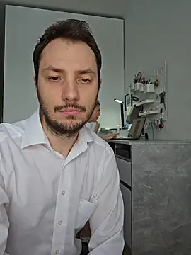 Lovebackground online show from February 2026 09:44:02 AM