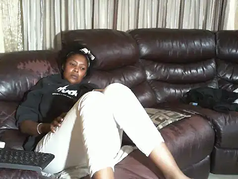 Caramel-goddess18 online show from March 2026 10:47:01 AM